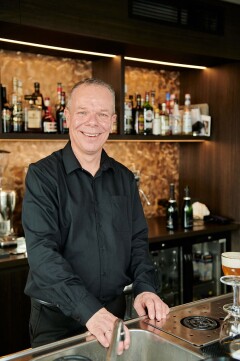 Bediening bij vecera groot